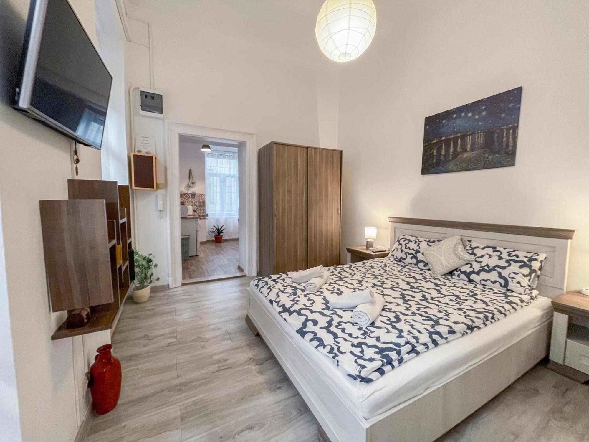 Free Parking, Downtown Apartment Near New York Cafe Budapest Exterior foto